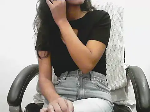 short girl  online show from May 2026 05:22:02 PM