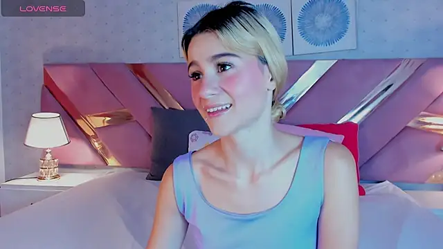 ChloeLaurentt online show from November 2025 01:22:02 PM