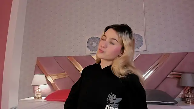 ChloeLaurentt online show from December 2025 12:58:01 PM