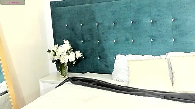 LiilyAdams online show from November 2025 08:19:01 PM