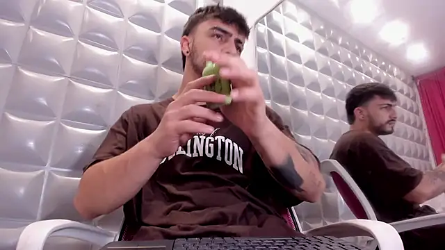 Jack Daniel   online show from October 2025 02:38:02 PM