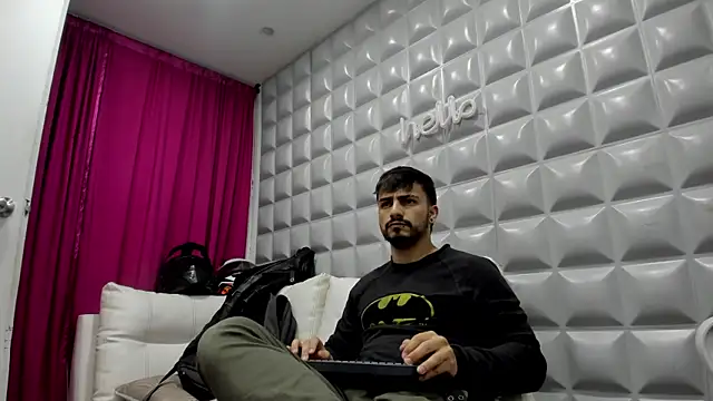 Jack Daniel   online show from October 2025 10:21:02 PM