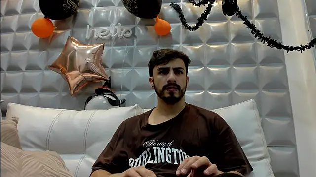 Jack Daniel   online show from October 2025 05:47:03 PM