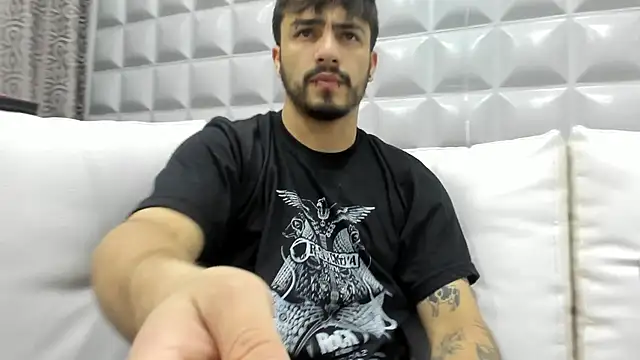 Jack Daniel   online show from November 2025 05:23:01 PM