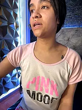 Snapshot of Isabella-Teen chatting on October 2025 03:47:02 AM Isabella-Teen online show from October 2025 03:47:02 AM
