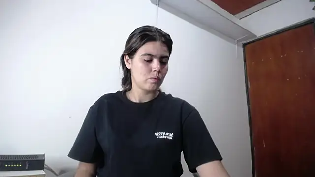 isabel 09 online show from October 2025 03:18:01 AM