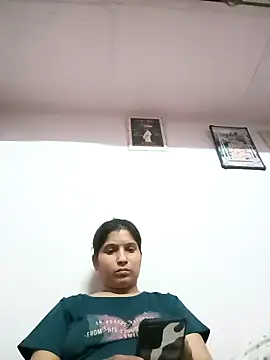 aliya-jaan71 online show from April 2026 11:33:02 AM