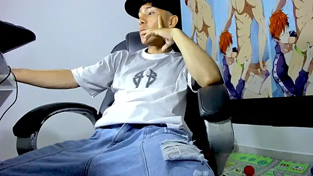 Snapshot of Hunteer_Boy chatting on September 2025 11:40:01 PM Hunteer Boy online show from September 2025 11:40:01 PM