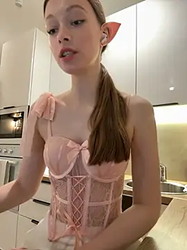 FriendlyFire 18 online show from November 2025 07:27:01 PM