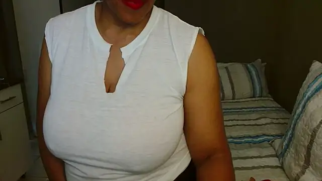 Lillyan N online show from July 2026 09:03:01 AM