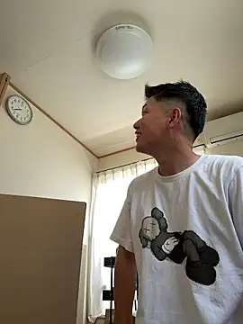 Snapshot of KAMESAN08 chatting on July 2026 01:32:02 AM KAMESAN08 online show from July 2026 01:32:02 AM
