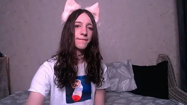 SilverMuse  online show from October 2025 01:03:02 AM