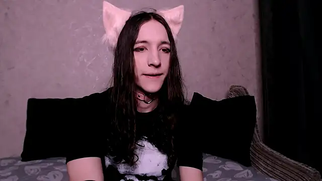 SilverMuse  online show from October 2025 02:15:01 AM