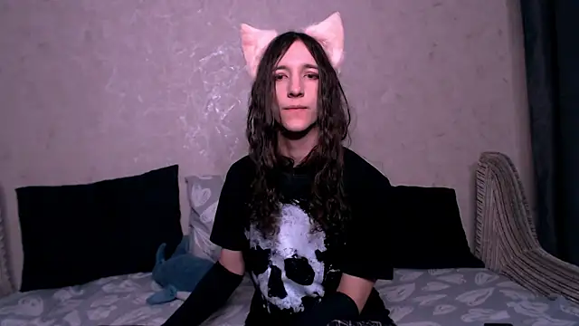 SilverMuse  online show from November 2025 05:32:02 AM