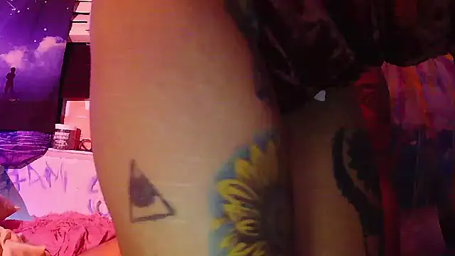 Snapshot of darnette_daisy chatting on October 2025 06:01:01 AM darnette daisy online show from October 2025 06:01:01 AM