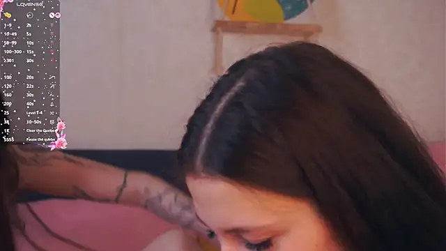 GabrielleLynchard online show from November 2025 07:45:02 PM