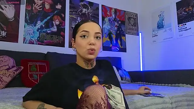 KiraQuinn1 online show from September 2025 02:44:02 PM