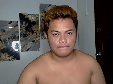 Snapshot of Gayasianzowe chatting on September 2025 04:43:02 PM Gayasianzowe online show from September 2025 04:43:02 PM