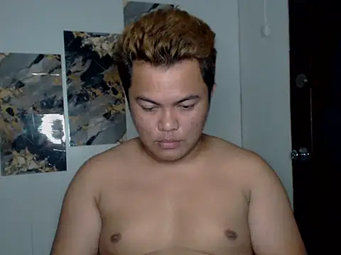 Snapshot of Gayasianzowe chatting on September 2025 07:12:01 AM Gayasianzowe online show from September 2025 07:12:01 AM