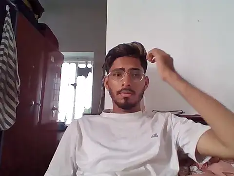 Snapshot of vikranthLong chatting on August 2026 07:07:02 AM vikranthLong online show from August 2026 07:07:02 AM