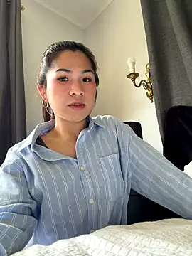 ZoeyJohnson online show from November 2025 01:39:01 AM