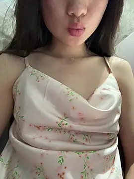 Snapshot of Bella_sexy98 chatting on April 2026 02:25:01 PM Bella sexy98 online show from April 2026 02:25:01 PM