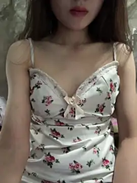 Snapshot of Bella_sexy98 chatting on April 2026 06:11:02 AM Bella sexy98 online show from April 2026 06:11:02 AM