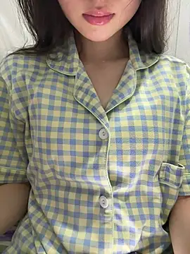 Snapshot of Bella_sexy98 chatting on May 2026 01:39:01 PM Bella sexy98 online show from May 2026 01:39:01 PM