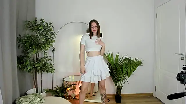 Pink Muse online show from November 2025 01:56:02 PM