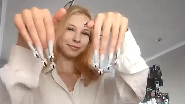 Fafa Fluff online show from September 2025 03:13:02 PM