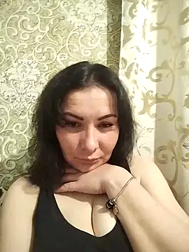 Mia24Blove online show from April 2026 07:00:01 PM