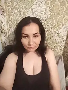 Snapshot of Mia24Blove chatting on May 2026 05:53:02 PM Mia24Blove online show from May 2026 05:53:02 PM