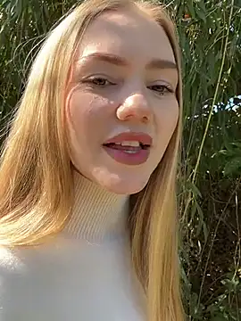 MilaMoone online show from October 2025 08:23:01 AM