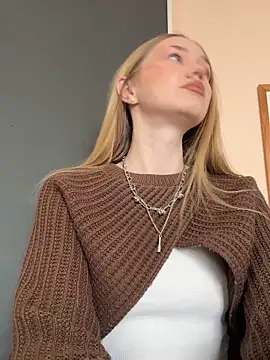 MilaMoone online show from February 2026 10:40:01 AM