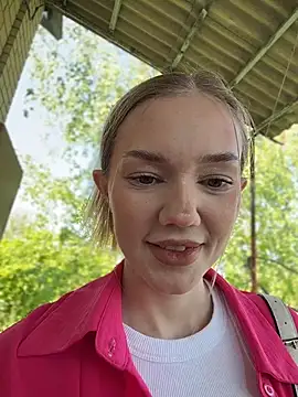 Snapshot of MilaMoone chatting on May 2026 11:15:01 AM MilaMoone online show from May 2026 11:15:01 AM