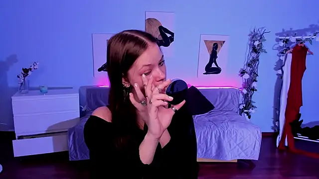 BetsyKiss online show from April 2026 05:24:01 PM