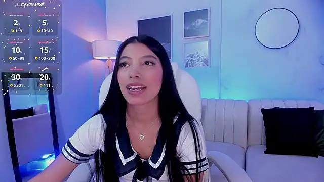 Tiffany Low online show from November 2025 03:24:01 PM