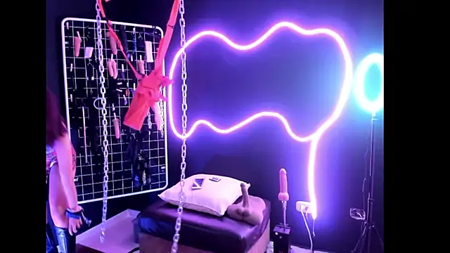 Snapshot of Mistress_Megan_BDSM chatting on September 2025 08:53:01 PM Mistress Megan BDSM online show from September 2025 08:53:01 PM
