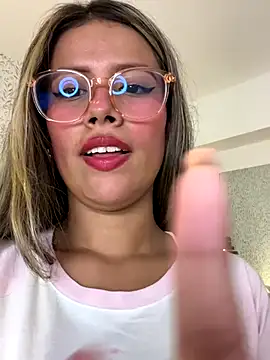 EMILIIA RICHTER   online show from October 2025 06:08:01 PM