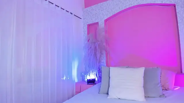 Peytonn Monroe online show from March 2026 07:42:02 PM