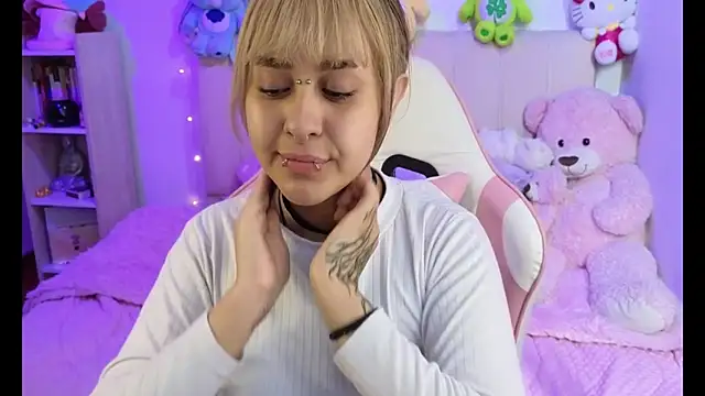 NekoWaifu online show from April 2026 01:38:01 PM