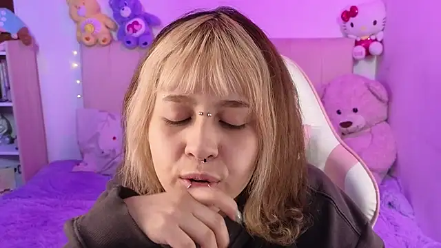 NekoWaifu online show from May 2026 02:48:01 PM