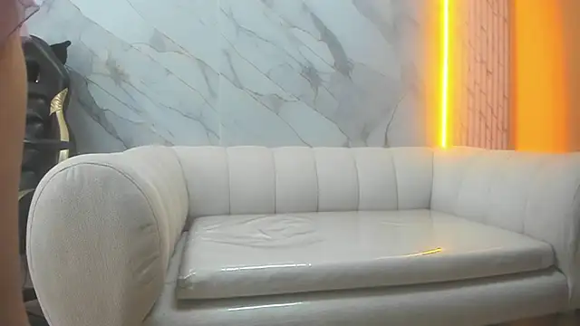 Isabella Blondetf online show from September 2025 10:55:01 PM