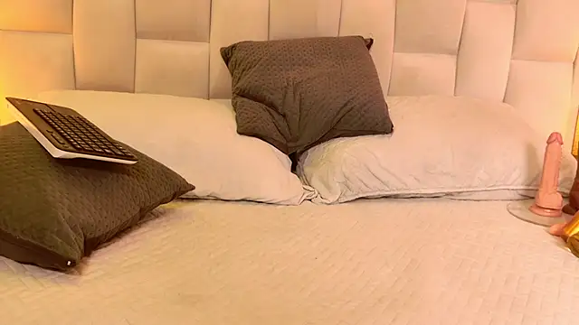 paulina cano online show from December 2025 07:10:02 PM