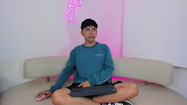 Peter chase online show from October 2025 06:50:02 PM