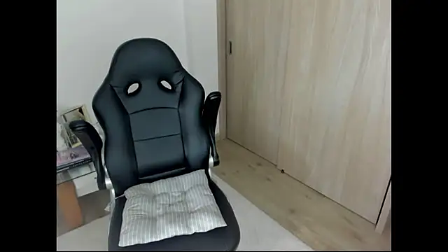 Biscuit oliva online show from September 2025 04:27:02 AM