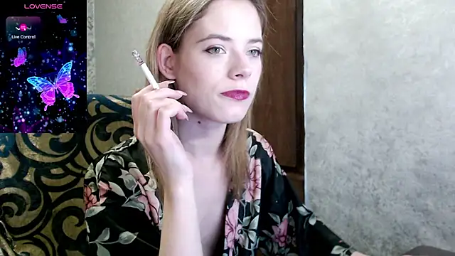 Kate  Loves online show from November 2025 07:18:02 PM