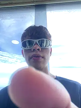 Zacktorres  online show from December 2025 06:02:01 PM