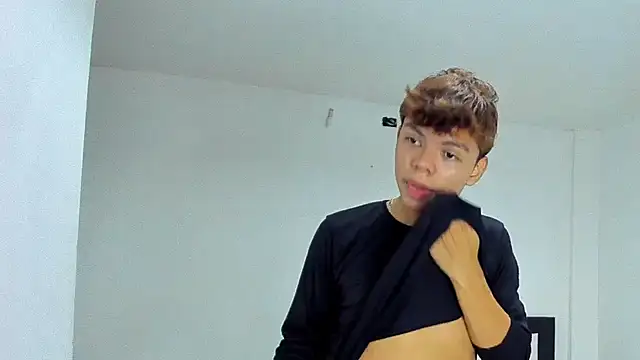 Zacktorres  online show from December 2025 11:57:02 PM