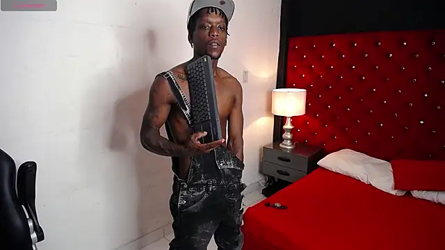 SkylerBigxxx online show from October 2025 04:43:01 AM